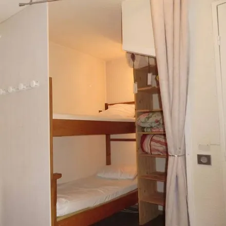 Rent this 1 bed apartment on Chemin entre les Deux Eaux in 13160 Châteaurenard, France