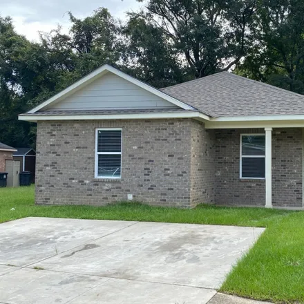 Buy this 4 bed house on 11610 Candace Street in Maryland Heights, Baton Rouge
