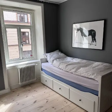 Rent this 3 bed townhouse on Nordhemsgatan 63 in 413 09 Gothenburg, Sweden