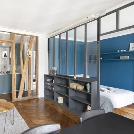 Rent this 4 bed apartment on 97 Rue Lemercier in 75017 Paris, France