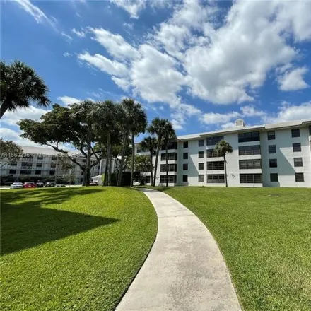 Image 7 - 3570 Whitehall Drive, West Palm Beach, FL 33401, USA - Condo for rent