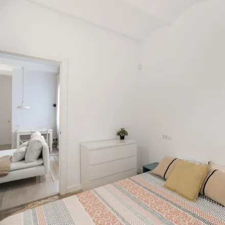 Image 3 - Carrer d'Alcolea, 08001 Barcelona, Spain - Apartment for rent