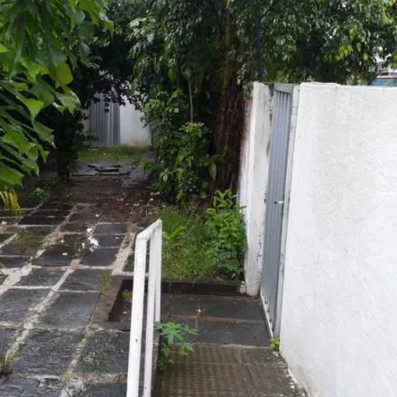 Rent this 3 bed house on Rua Gil Carneiro da Cunha 112 in Casa Forte, Recife -