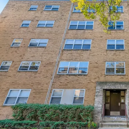 Buy this 2 bed house on 6133 North Damen Avenue in Chicago, IL 60659