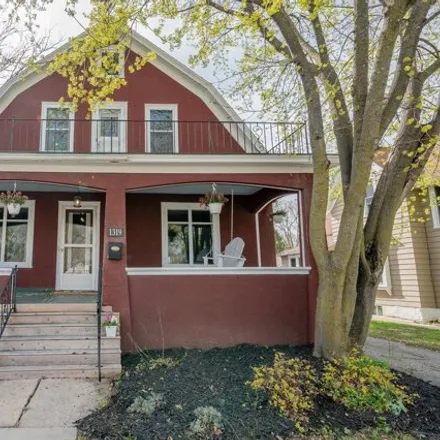 Image 3 - Christy's Service, East Wisconsin Avenue, Appleton, WI 54911, USA - House for sale
