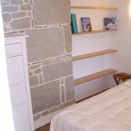 Rent this 2 bed apartment on 29680 Roscoff