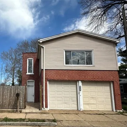 Buy this 2 bed house on 299 Fassen Street in St. Louis, MO 63111