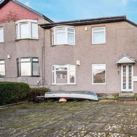 Rent this 3 bed apartment on Croftfoot Primary School in Crofthill Road, Glasgow