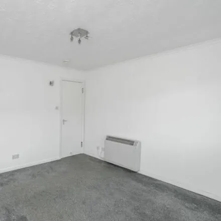 Image 2 - 8 Coxfield, City of Edinburgh, EH11 2SY, United Kingdom - Apartment for sale