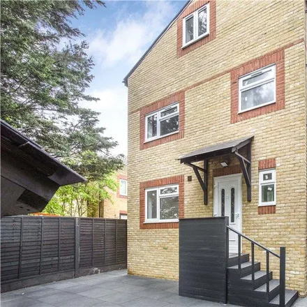 Image 1 - Dove Approach, Tollgate Road, London, E6 5JY, United Kingdom - House for rent