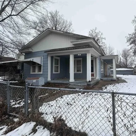 Image 2 - 104 Northeast Lake Street, Topeka, KS 66616, USA - House for sale