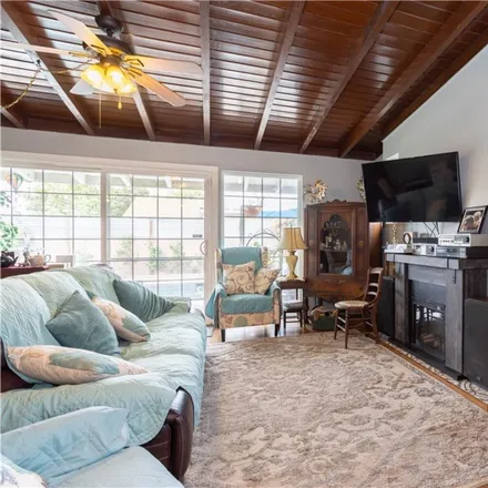 Image 3 - 9241 Woodale Avenue, Los Angeles, CA 91331, USA - House for sale