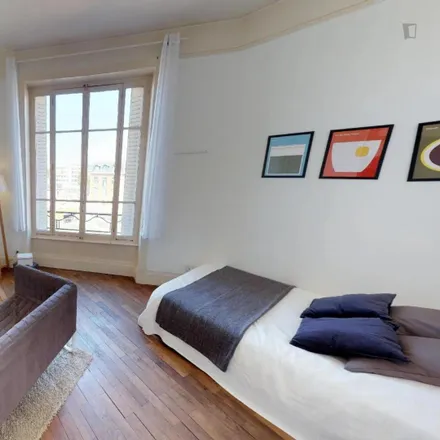 Rent this 3 bed room on 20 Boulevard des Tchécoslovaques in 69007 Lyon, France