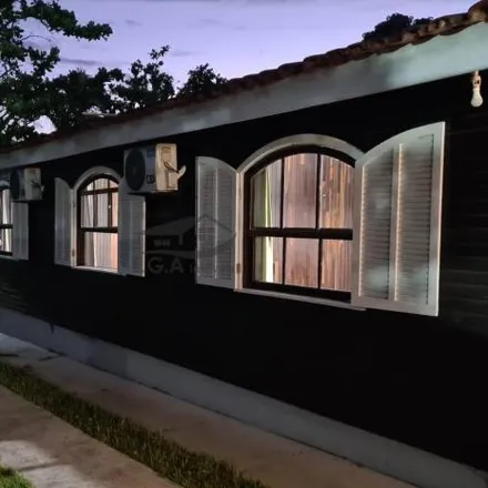 Rent this 3 bed house on Rua Prefeito Mansueto Pierotti in Vila Amélia, São Sebastião - SP