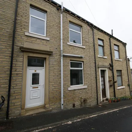 Rent this 2 bed townhouse on Firth Avenue in Brighouse, HD6 1TS