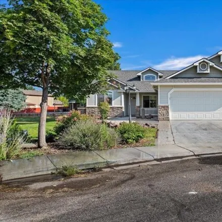 Buy this 4 bed house on 325 Creekside Place in Nampa, ID 83686