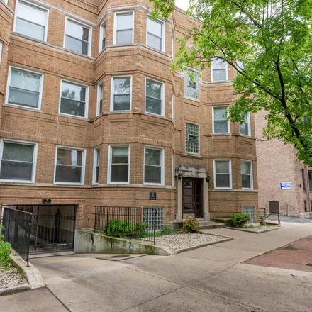 Rent this 2 bed apartment on 3419-3431 North Elaine Place in Chicago, IL 60657