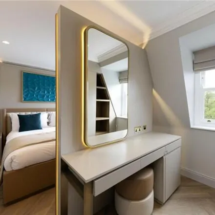 Image 5 - 5 Royal Crescent, London, W11 4RX, United Kingdom - House for rent