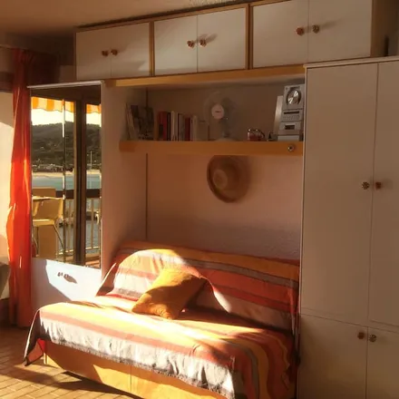 Rent this studio apartment on 83230 Bormes-les-Mimosas