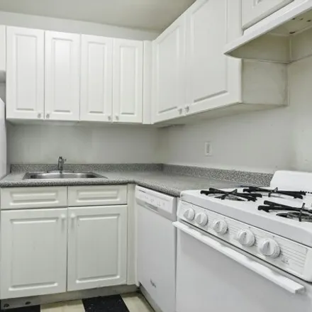 Image 4 - unnamed road, New York, NY, USA - Condo for rent