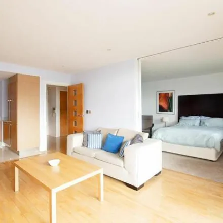 Image 7 - Howard Building, 368 Queenstown Road, London, SW11 8NT, United Kingdom - Apartment for sale