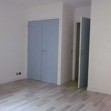 Rent this 2 bed apartment on 2 Quai Marc Seguin in 07300 Tournon-sur-Rhône, France
