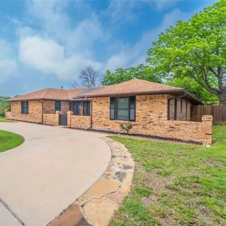 Buy this 4 bed house on 711 East Park Avenue in Weatherford, TX 76086