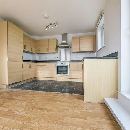 Rent this 3 bed apartment on Edgware Community Hospital in Burnt Oak Broadway, London