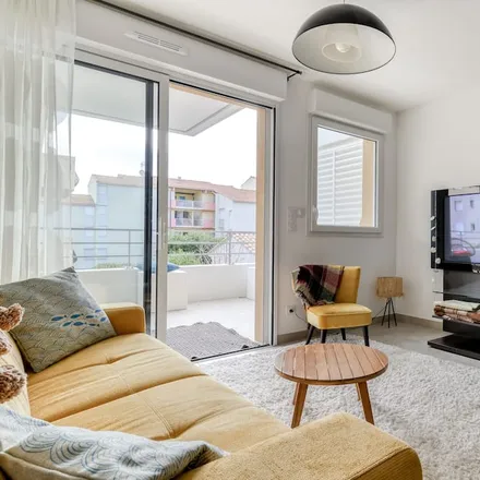 Rent this 2 bed apartment on 11100 Narbonne