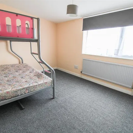 Image 1 - Brockles Mead, Harlow, CM19 4QD, United Kingdom - Apartment for rent