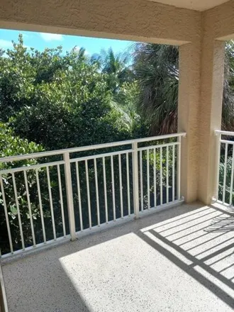Buy this 1 bed condo on 6410 Emerald Dunes Dr Apt 307 in West Palm Beach, Florida