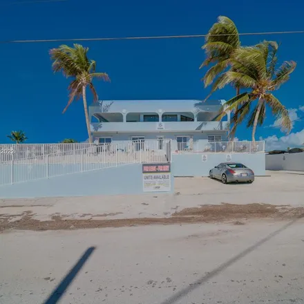 Rent this 3 bed apartment on Mr. Lobster in 74580 Overseas Highway, Islamorada