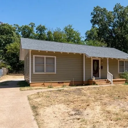 Buy this 3 bed house on 816 North Tennessee Avenue in Palestine, TX 75801