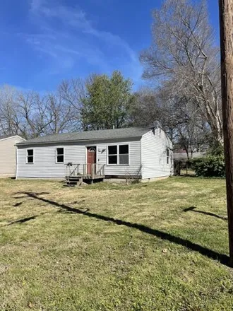 Buy this 3 bed house on 1221 North Farmer Avenue in Springfield, MO 65802