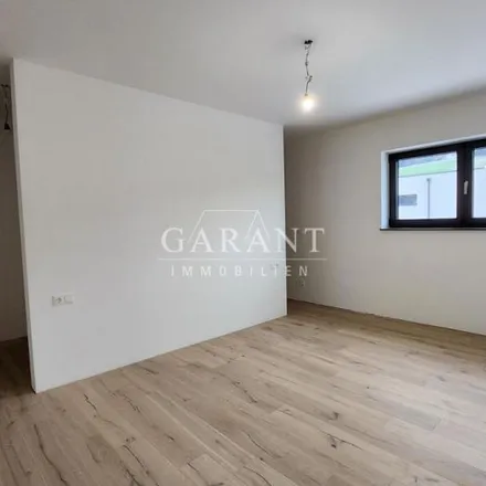 Rent this 5 bed apartment on Deutsche Straße 38 in 44339 Dortmund, Germany