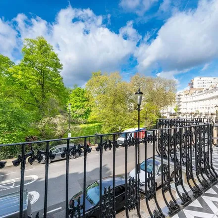 Rent this 2 bed apartment on Royal Crescent in London, W11 4RX