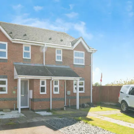Buy this 3 bed townhouse on Alexandra Road in Great Wakering, SS3 0GN