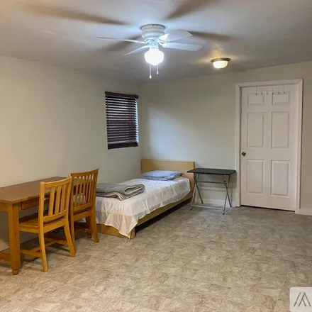 Image 9 - 620 Eastwood Ct, Unit Room for rent - Apartment for rent