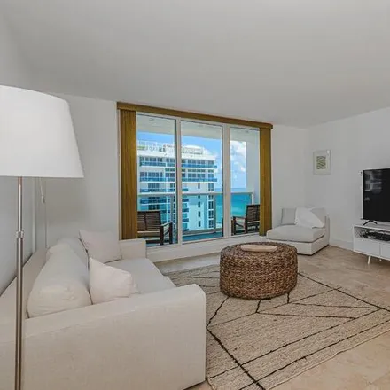 Image 4 - 2301 Collins Avenue, Unit 1515 - Condo for rent