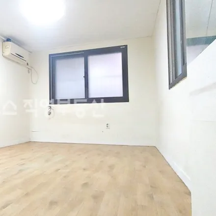 Rent this studio apartment on 서울특별시 은평구 녹번동 1-52