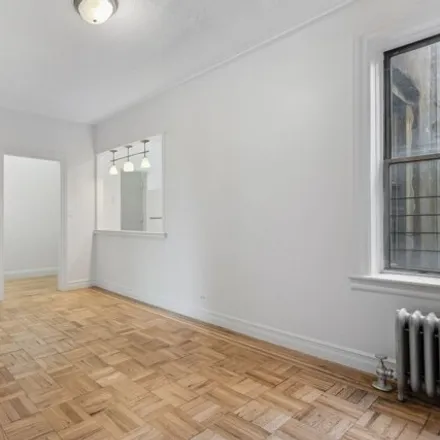 Image 4 - 100 Post Avenue, New York, NY 10034, USA - House for rent