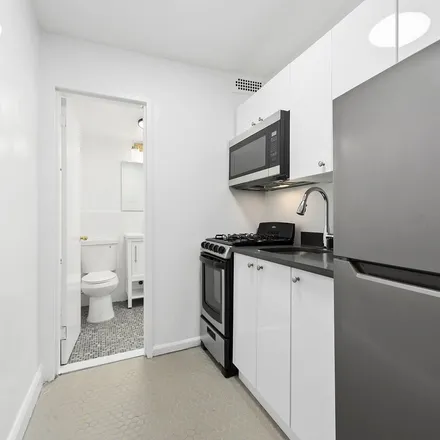 Image 3 - 320 West 22nd Street, New York, NY 10011, USA - Apartment for rent