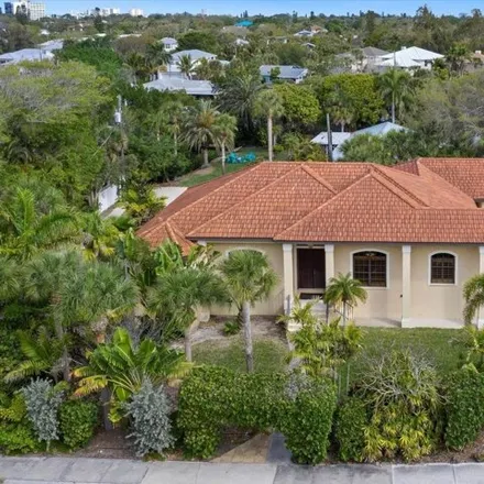 Buy this 3 bed house on 367 Island Circle in Siesta Key, FL 34242
