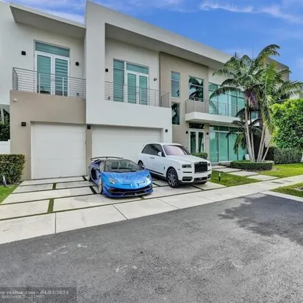 Buy this 6 bed house on 10498 Northwest 67th Terrace in Doral, FL 33178