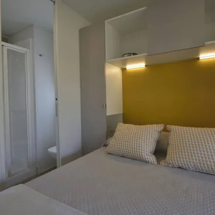 Rent this 3 bed house on Municipio di Padenghe sul Garda in Via Italo Barbieri 3, 25080 Padenghe sul Garda BS