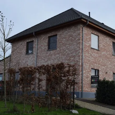 Rent this 3 bed apartment on Rossemstraat in 1840 Londerzeel, Belgium