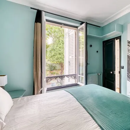 Rent this 2 bed house on Parvis du Tribunal de Paris in 75017 Paris, France