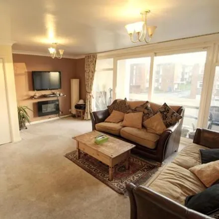 Image 4 - Park Hall Close, Walsall, WS5 3HQ, United Kingdom - Apartment for sale