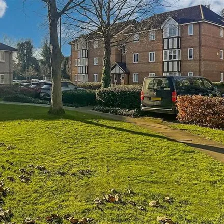 Buy this 2 bed apartment on Woodland Grove in Ivy Chimneys, CM16 4NG