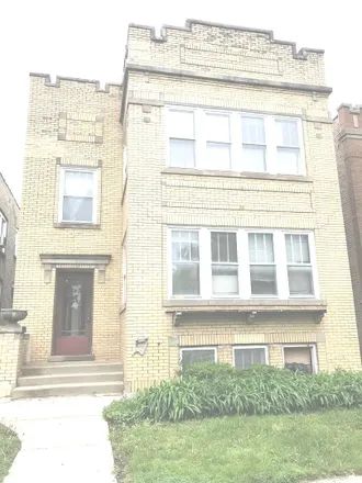 Buy this 6 bed duplex on 6124 North Campbell Avenue in Chicago, IL 60645